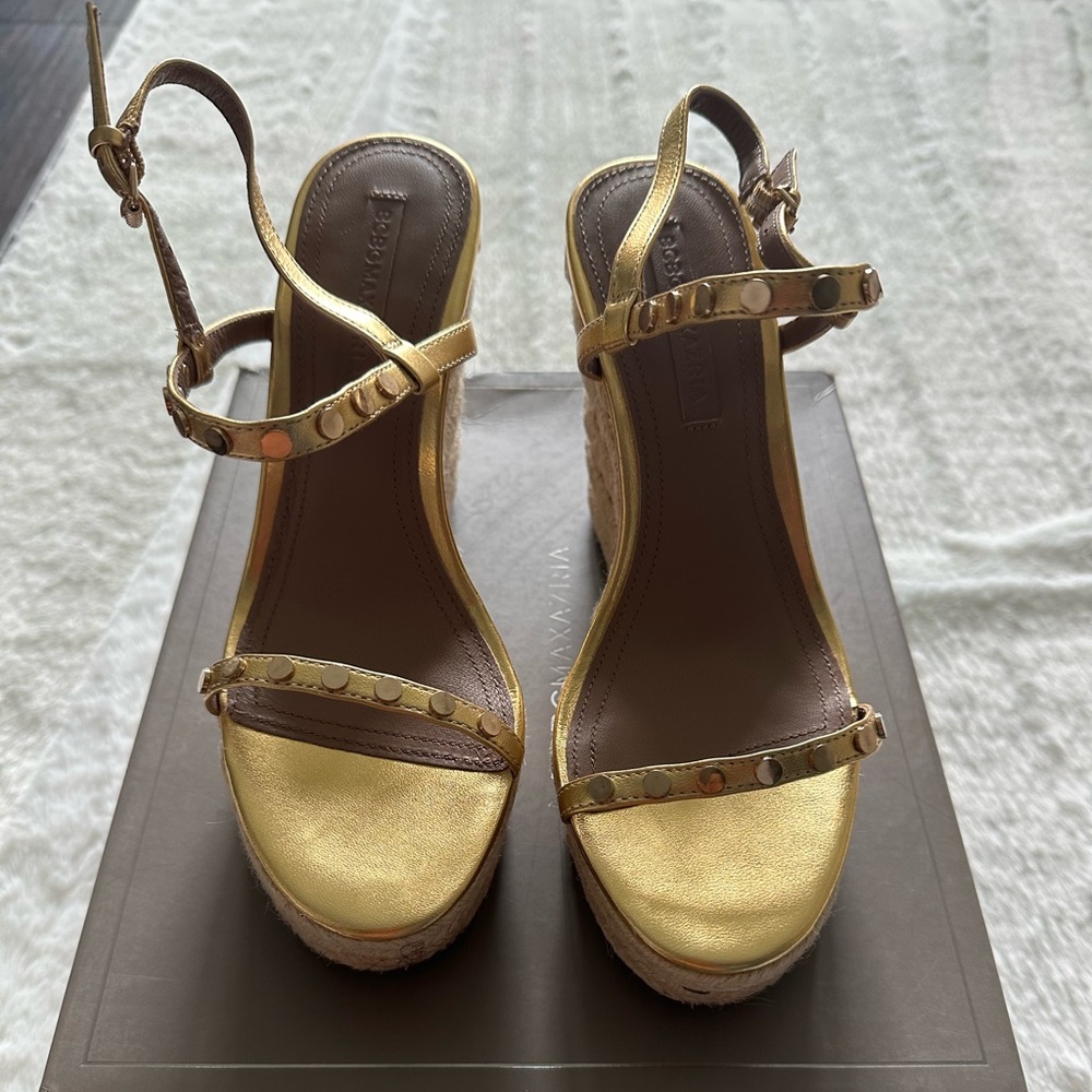 BCBG max azaria wedge